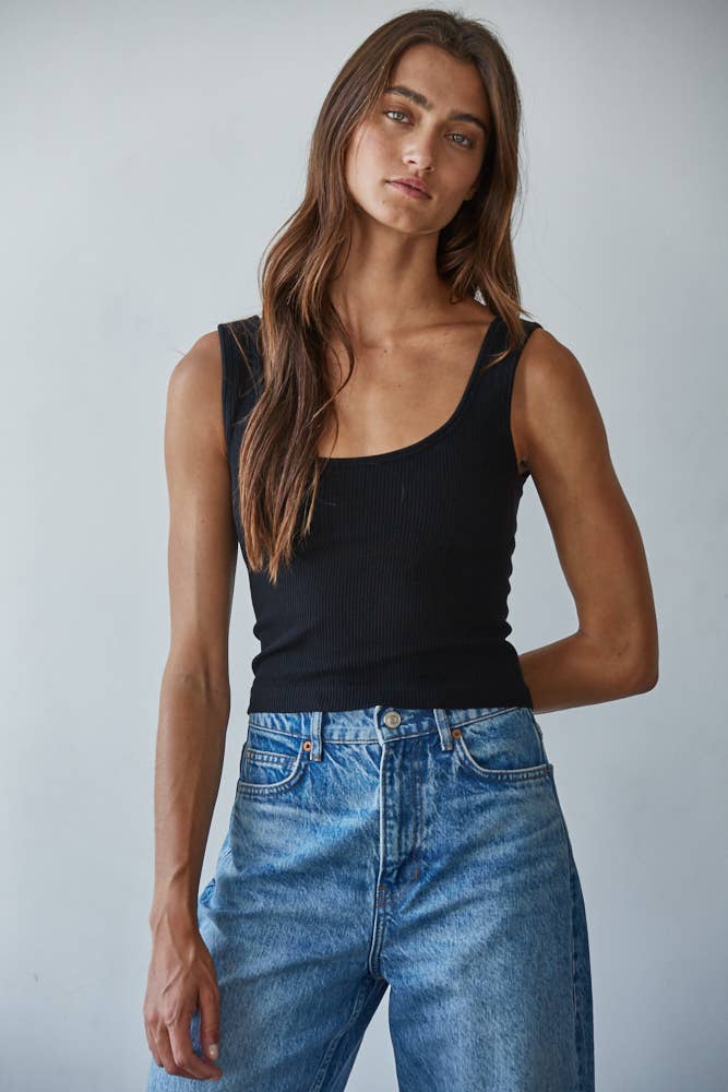 Seamless Scoop Neck Tank - Black